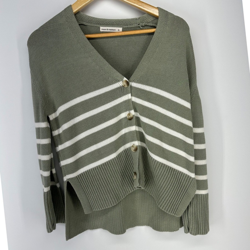 Moon & Madison Cardigan Womens Small Green Striped Button V-Neck Sweater ST21710 - Picture 1 of 6